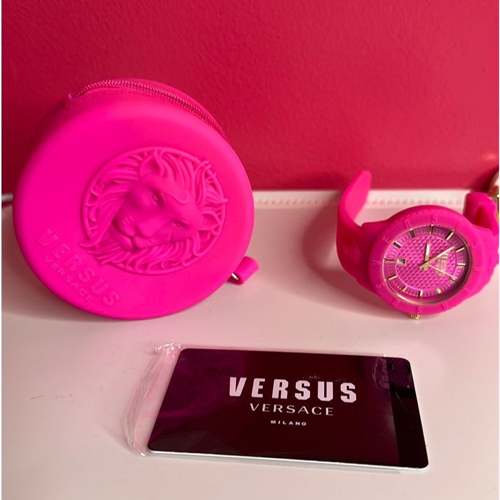 Cute Barbie🌷🌺 Pink Versace Watch NWOT💓💗